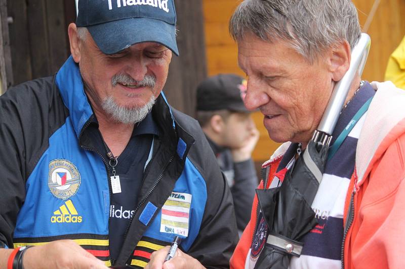 Skokanský víkend ve Frenštátě pod Radhoštěm vyvrcholil nedělním 6. ročníkem Memoriálu Jiřího Rašky