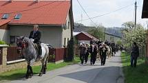 Jízda kolem osení, nebo také Rajtování, je prastarý zvyk jehož historie sahá až k dobám po bitvě na Bílé hoře. Lukavec, místní části Fulneku, je jediným místem v České republice, kde se tato velikonoční tradice dodržuje dlouhá léta do dnešních dnů.