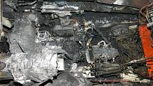 Požár, ktreý vznikl v motorové části, značně poničil kolový nakladač ve Starém Jičíně-Palačově.