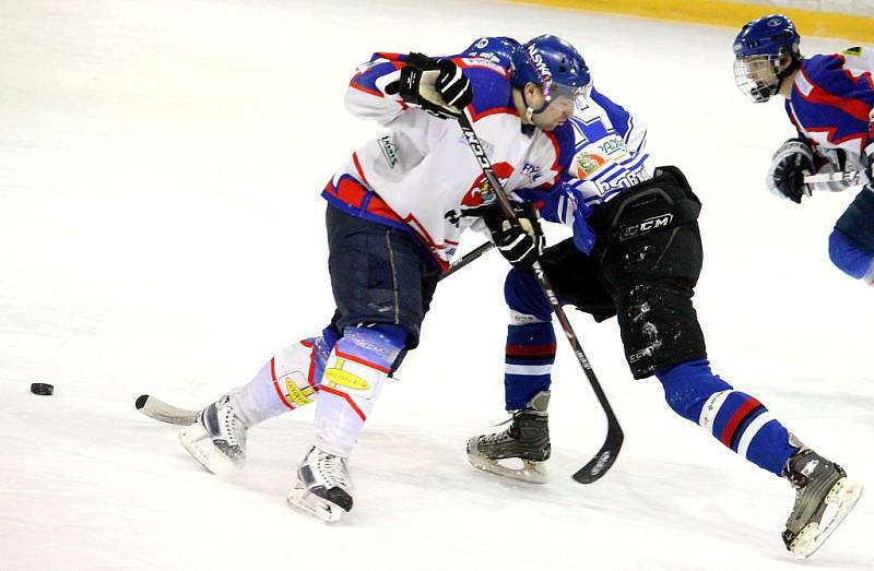 Hokejisté B týmu Nového Jičína odehráli s favorizovanou Orlovou vyrovnanou partii. 