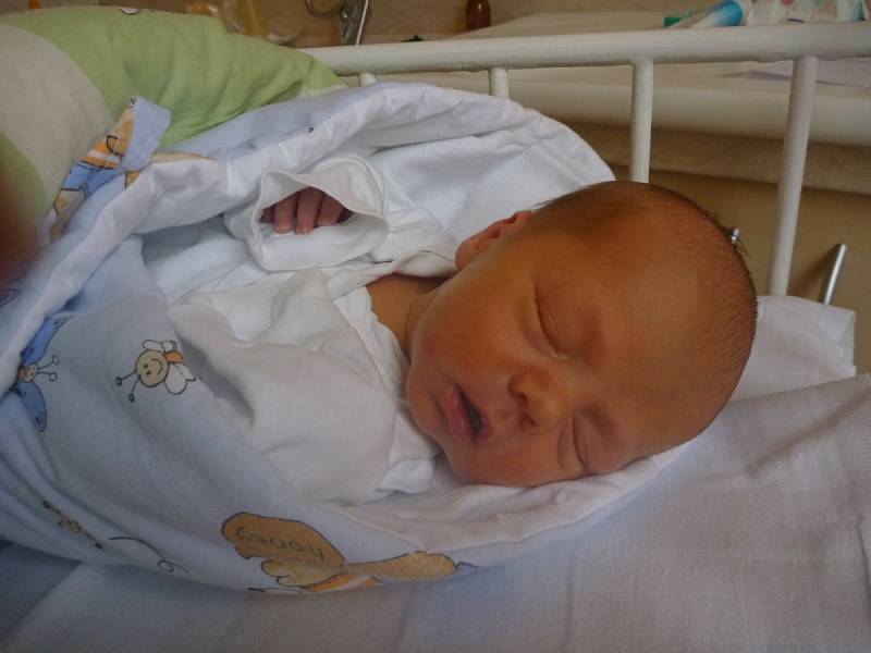 ANTONÍN LONÍČEK, Kopřivnice, nar. 16. 10. 2016, 48 cm, 3,15 kg. Nemocnice Nový Jičín. 