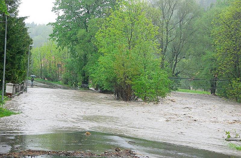 Vlčovice - pondělí 17. května dopoledne.