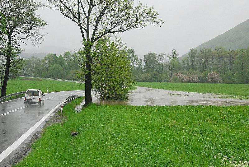 Vlčovice - pondělí 17. května dopoledne.