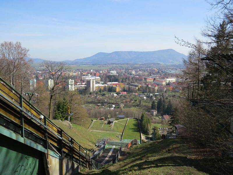 Naučná stezka Beskydské nebe, která protíná areál na Horečkách ve Frenštátě pod Radhoštěm, zahájila v sobotu 2. dubna novou návštěvnickou sezonu.