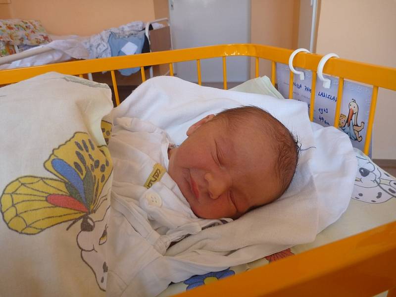 PAVEL LADISLAV HNILA, Odry, nar. 21. 5. 2013, 49 cm, 3,40 kg. Nemocnice Nový Jičín.