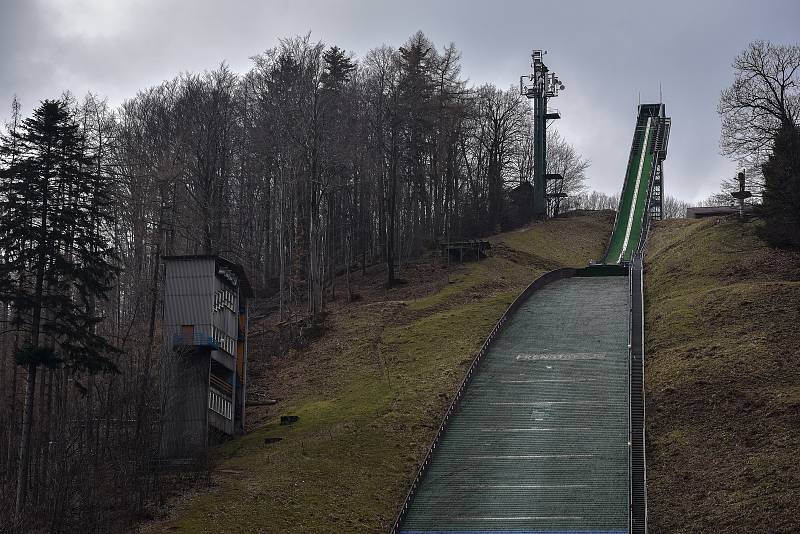 Skokanský areál Jiřího Rašky ve Frenštátě pod Radhoštěm.