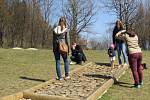 Naučná stezka Beskydské nebe, která protíná areál na Horečkách ve Frenštátě pod Radhoštěm, zahájila v sobotu 2. dubna novou návštěvnickou sezonu.