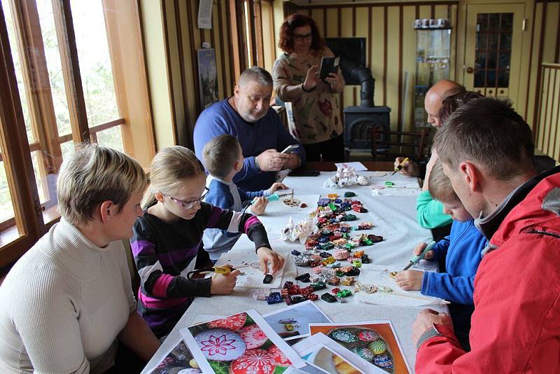 Desítky lidí mířily v sobotu 8. dubna na hrad Trúba, který se pne nad Štramberkem. Ve dvě hodiny odpoledne se na dolním nádvoří objevili šermíři, kteří svedli urputný boj.