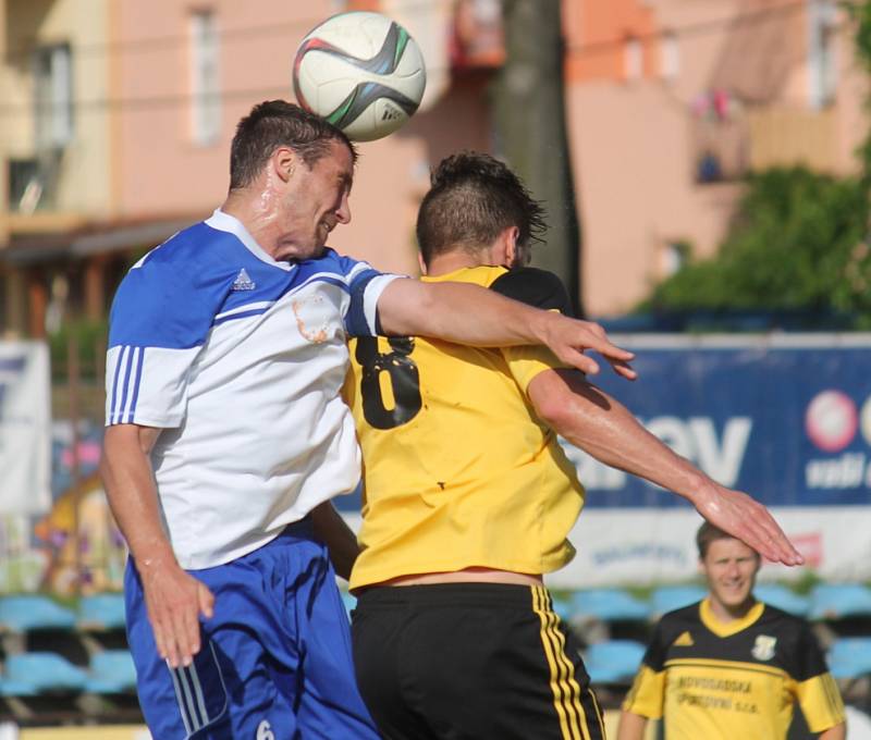 Divizní fotbalisté Nového Jičína inkasovali v posledním zápase sezony vyrovnávací branku v 88. minutě a skončili čtvrtí. FK Nový Jičín – FK Nové Sady1:1.