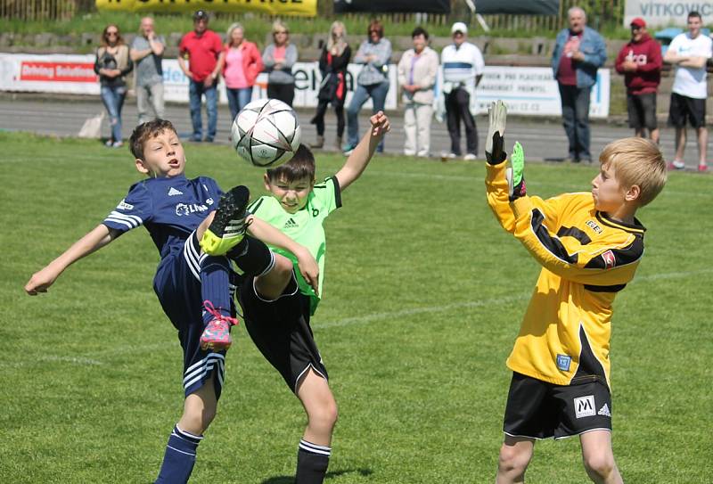 Jedenáctý ročník mládežnických turnajů o putovní pohár starosty města, které o víkendu hostil novojičínský stadion, se pořadatelům vydařil.