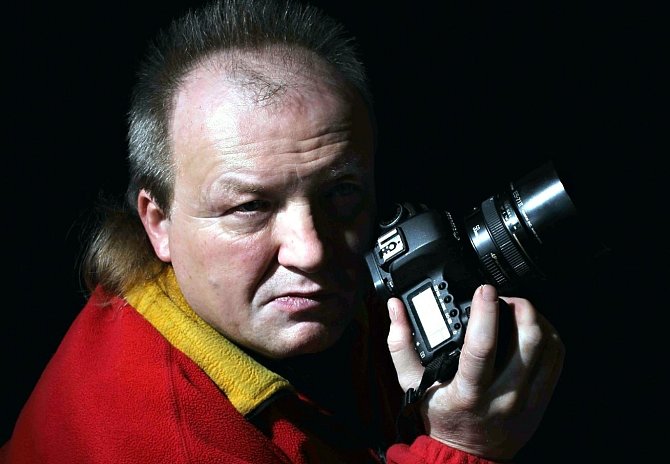 Josef Petřek z Oder má svůj fotoateliér. Ten je kvůli nařízení vlády zavřený.