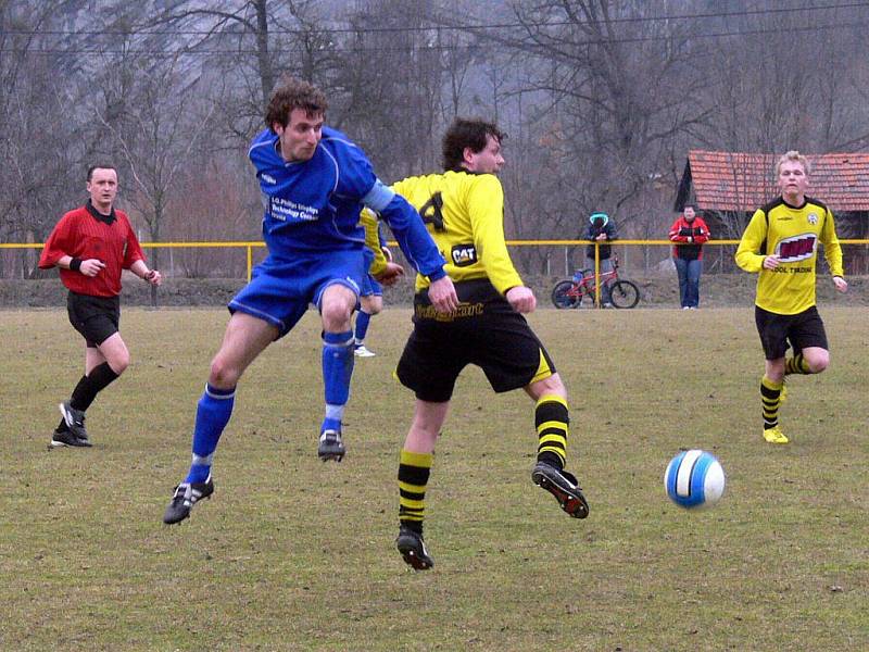 Další vítězství na domácím pažitu vybojovali fotbalisté Jakubčovic. V rámci 18. kola Moravskoslezské divize, skupiny E, zdolali SK Hranice.