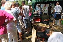Guláše různých chutí a vůní provoněly v sobotu 25. července autokemp ve Frenštátě pod Radhoštěm. Konala se tam totiž tradiční a oblíbená soutěž o nejlepší kotlíkový guláš.