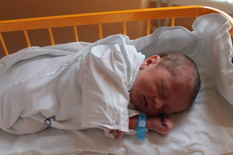 MATÝÁŠ ZAVADIL, Ženklava, nar. 20. 8. 2013, 49 cm, 3,21 kg. Nemocnice Nový Jičín.