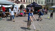 Stovky dětí předškolního i školního věku zamířily ve středu na Masarykovo náměstí v Novém Jičíně na akci Den bez úrazu.