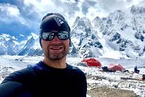 Novojičínský horolezec Marek Novotný na letošní expedici na K2.