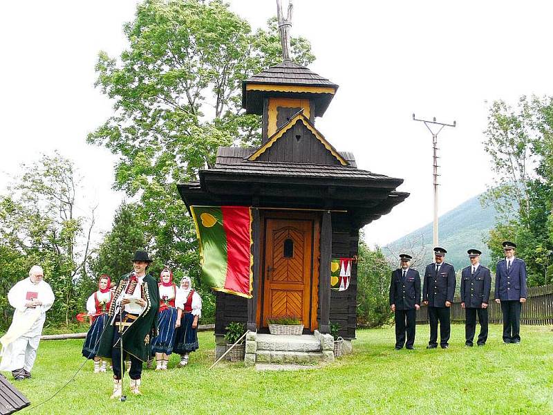 Trojanovice mají za sebou historickou událost. Po téměř dvou stech padesáti letech se totiž dočkaly obecních symbolů. Ty byly ve čtvrtek 26. srpna za účasti téměř všech obyvatel slavnostně vysvěceny.