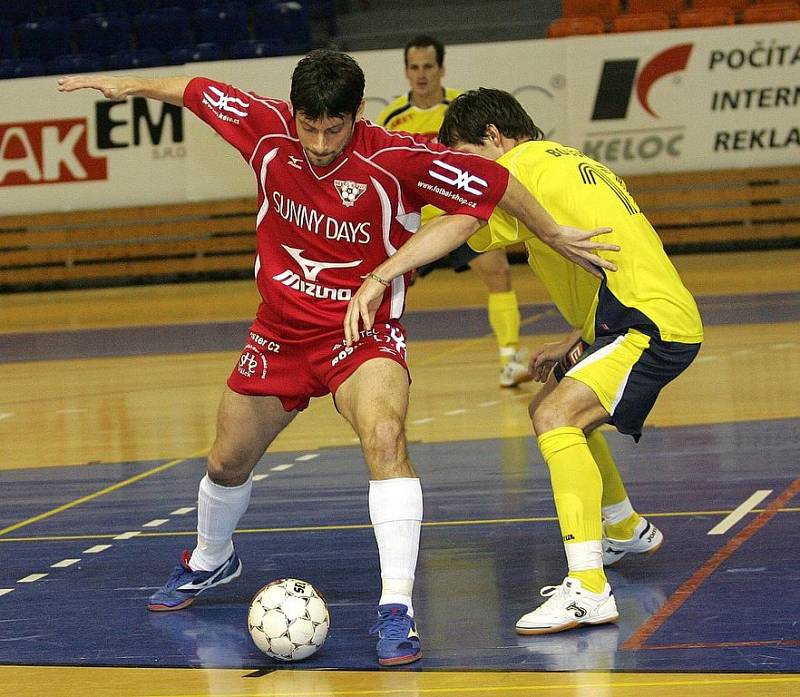 Frensport 1. třída futsalu Novojičínska a Frýdecko–Místecka 2008/2009 má na programu první utkání v novém roce. V kopřivnické hale SOUS je totiž na programu 4. turnaj.