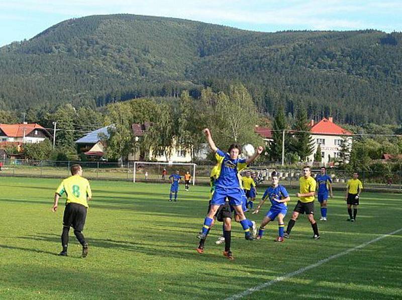 Jediným gólem na svém hřišti rozhodl v sobotu o své další neporazitelnosti nováček I. B fotbalové soutěže, tým AFC Veřovice.