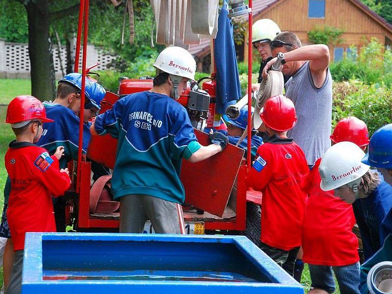 SDH Bernartice nad Odrou oslavil v neděli 4. července 125+1 výročí od svého založení.