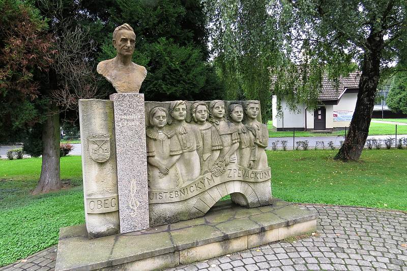 Jistebník, to jsou nejen rybníky, sochy a Galerijní ulice. Obec toho může nabídnout více.