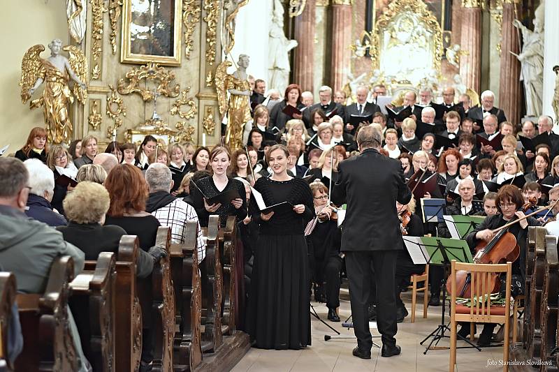 Koncertem v příborském kostele sv. Valentina skončila v neděli 28. dubna trojice koncertů pod jednotným názvem Alleluja.