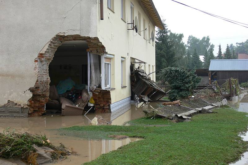 Takto to vypadalo na některých místech poté, co se Novojičínskem převalila záplavová vlna.