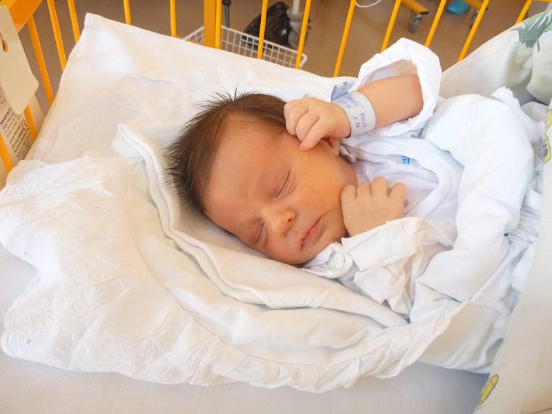 FILIP DOBIÁŠ, Nový Jičín, nar. 8. 3. 2014, 48 cm, 3,22 kg. Nemocnice Nový Jičín.