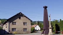 Historická zvonička v Jakubčovicích nad Odrou je neobvyklá svým tvarem.