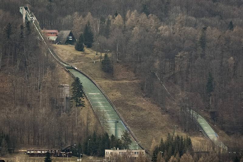 Skokanský areál Jiřího Rašky ve Frenštátě pod Radhoštěm.