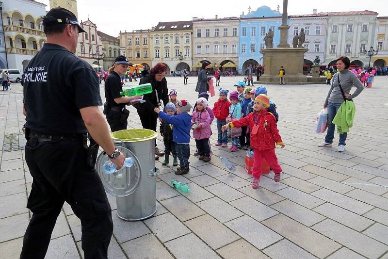 Den Země Masarykově náměstí v Novém Jičíně.