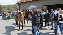 Jízda kolem osení, nebo také Rajtování, je prastarý zvyk jehož historie sahá až k dobám po bitvě na Bílé hoře. Lukavec, místní části Fulneku, je jediným místem v České republice, kde se tato velikonoční tradice dodržuje dlouhá léta do dnešních dnů.