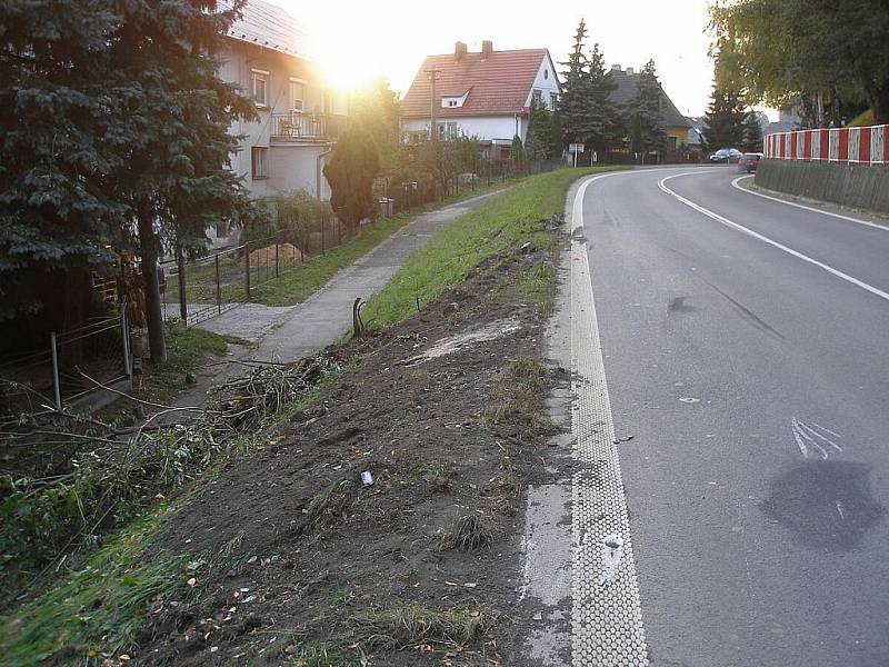 Nákladní automobil, který v noci na středu havaroval na okraji Nového Jičína.