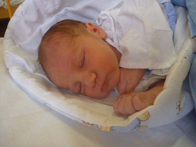 PAVEL PIZUR, Staré Oldřůvky, nar. 5. 9. 2016, 47 cm, 3,28 kg. Nemocnice Nový Jičín.