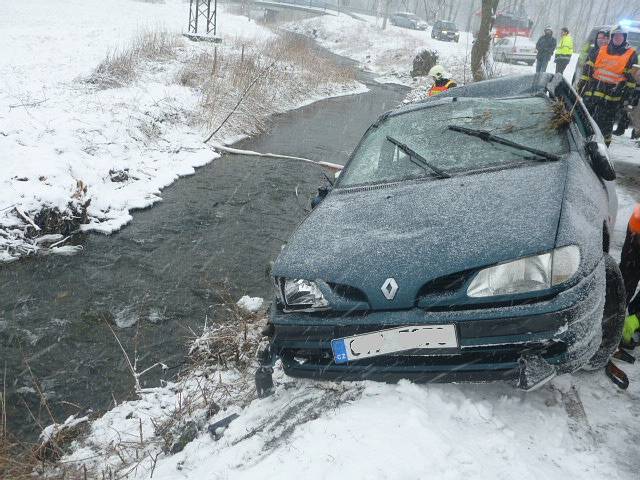 Meteorologové varují před sněhem v Moravskoslezském kraji, které může způsobit dopravní nehody. Archivní snímek.