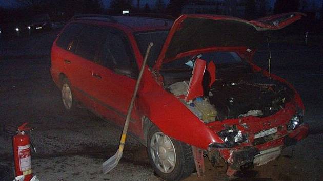 V pátek 1. února odpoledne se střetla dvě osobní vozidla na silnici 1/58, v křižovatce ve směru na Trnávku. Nehoda si vyžádala pět zraněných osob.