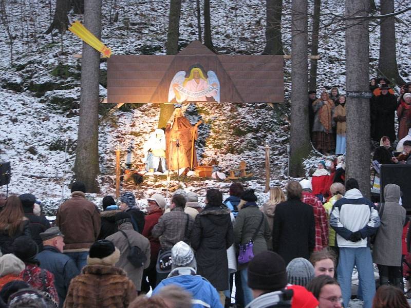 Štramberský živý Betlém patří již dlouhá léta k vyhledávaným atrakcím. I tento ročník navštívily desítky lidí, aby se i oni mohli účastnit oslav narození Krista.