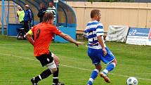 Fotbalisté Fulneku (v oranžovém) ve 4. kole MSFL prohrávali již od 7. minuty s lídrem soutěže, 1. SC Znojmo. Přesto dokázali utkání otočit na 3:1 a nakonec vyhráli 3:2.