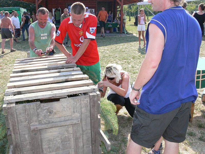 Součástí Hrabětických slavností bylo i odhalení hraničního kamene a oficiální otevření Hrabětického chodníku.