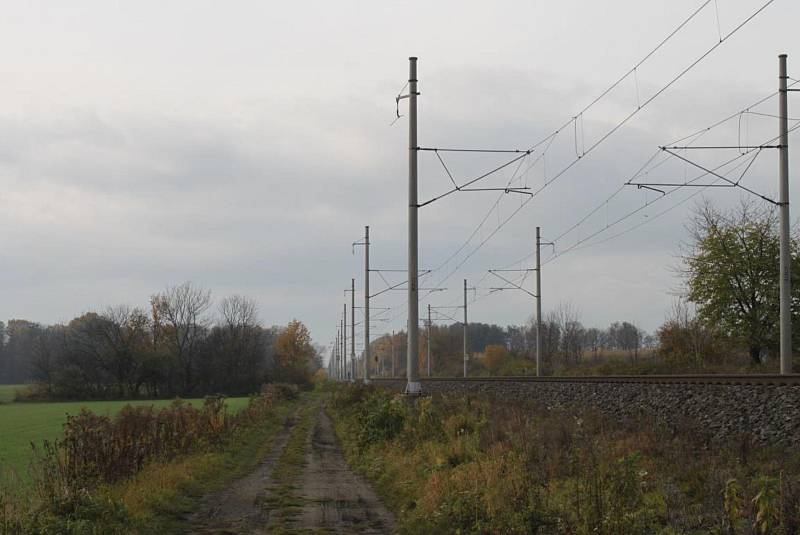 Krádež dva kilometry dlouhého vedení musela zabrat pachatelům několik hodin.