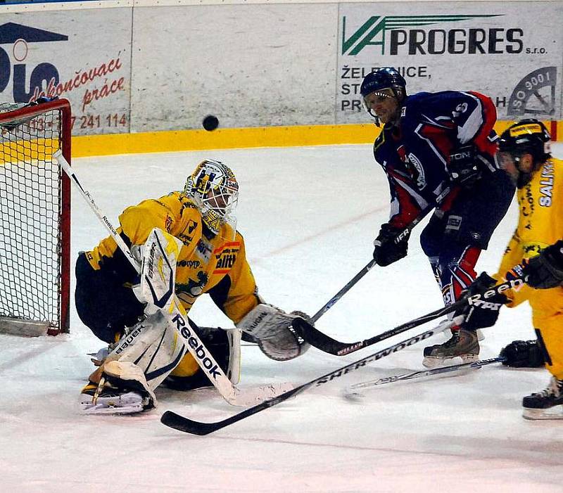 Snímky z utkání HC Gedos Nový Jičín - Salith Šumperk 3:1.