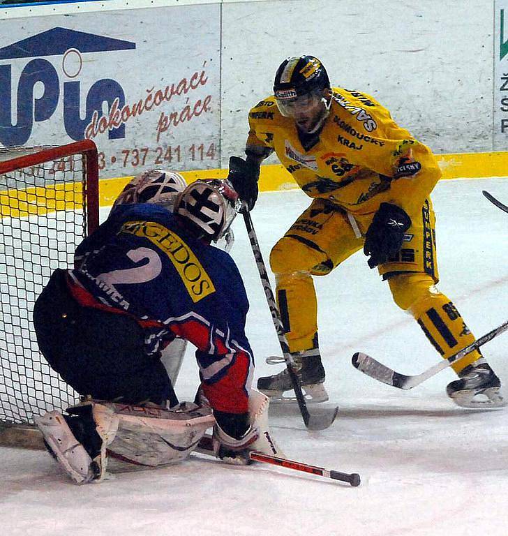 Snímky z utkání HC Gedos Nový Jičín - Salith Šumperk 3:1.