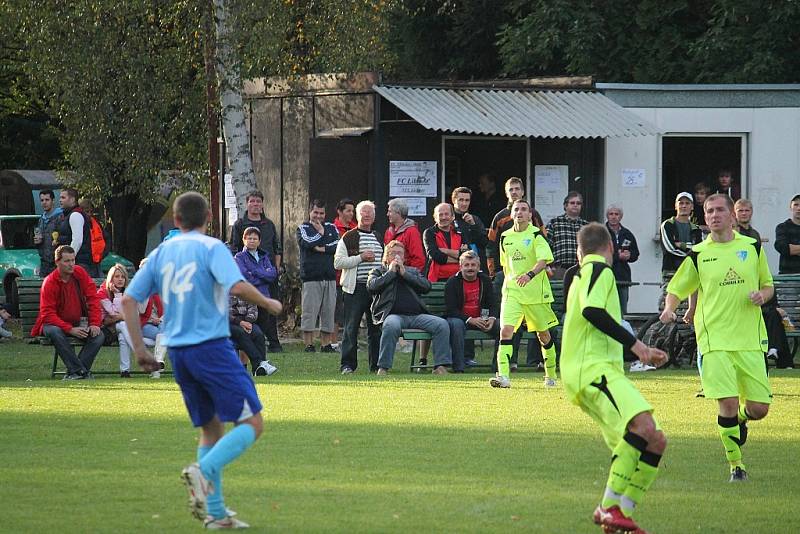 Snímky z utkání FC Vlčovice-Mniší – FC Libhošť 0:7 (0:4).