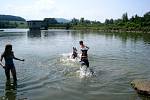 Vetřkovická přehrada v Lubině zažila ve čtvrtek a v pátek první ročník mezinárodního soustředění speciální kynologické záchranné služby. Během něj záchranářští psi nacvičovali komplikované vyhledávání utonulého.
