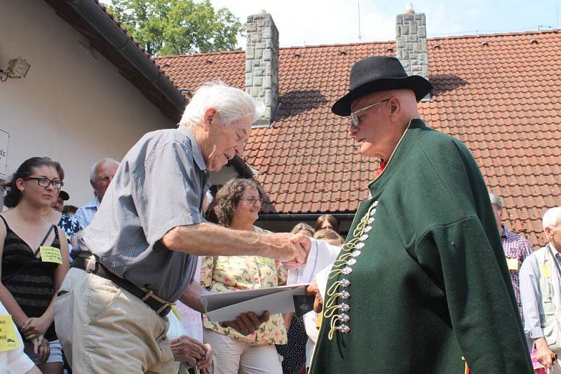 Do Trojanovic se již pošesté sjeli členové rozvětvené rodiny Strnadlů, a to nejen z Česka, ale také ze Slovenska a Dánska.