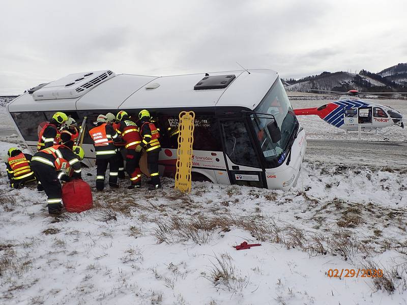 Nehoda autobusu v Lichnově.