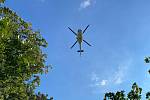 Vrtulník přistál uprostřed centrálního lázeňského parku. Ilustrační foto.