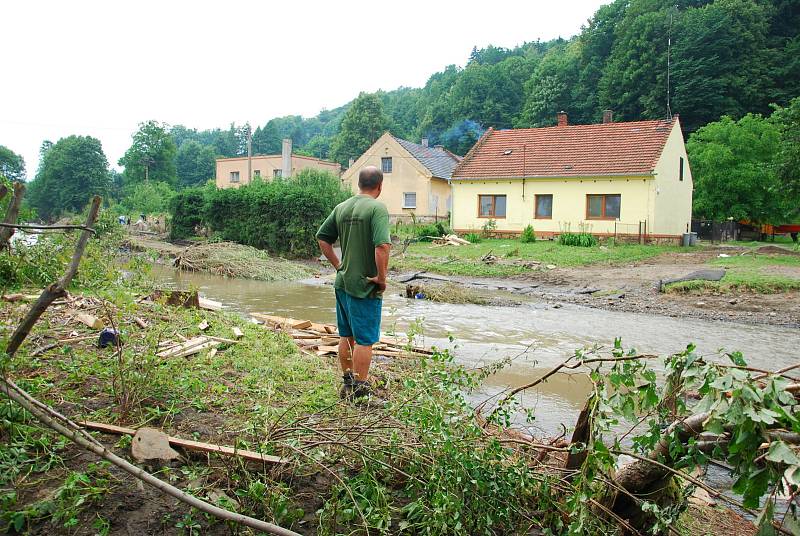 Takto to vypadalo na některých místech poté, co se Novojičínskem převalila záplavová vlna.