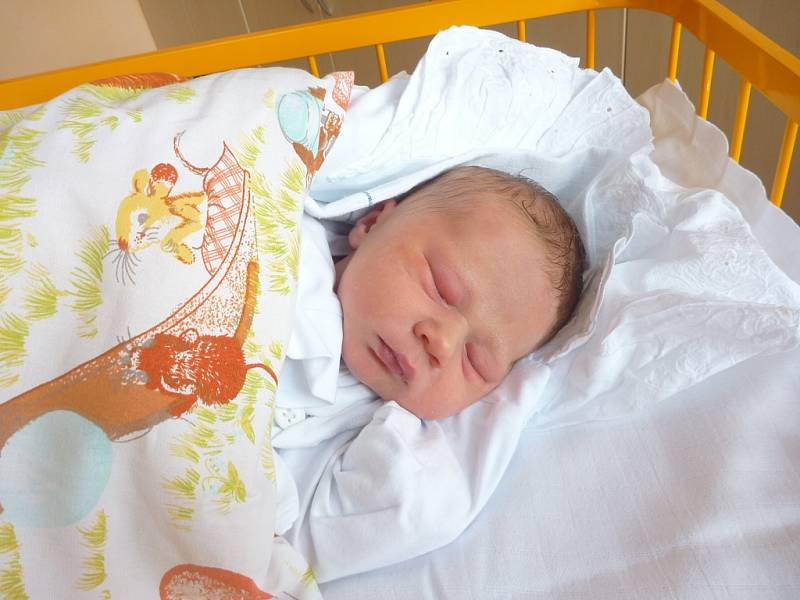 ONDŘEJ ŠKOPEK, Bartošovice, nar. 9. 4. 2014, 48 cm, 3,21 kg. Nemocnice Nový Jičín.