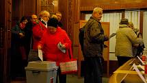 Prezidentské volby v Šenově u Nového Jičína, pátek 12. ledna 2018 krátce po otevření volební místnosti.